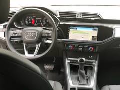 Автомобиль Audi Q3 для аренды в Цюрихе
