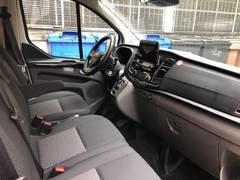 Автомобиль Ford Tourneo Custom 9 мест для аренды в Женеве