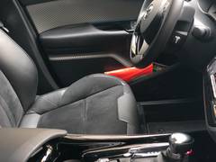 Автомобиль Toyota C-HR Hybrid e-CVT для аренды в Швейцарии