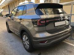 Автомобиль Volkswagen T-Cross R‑Line для аренды в Швейцарии